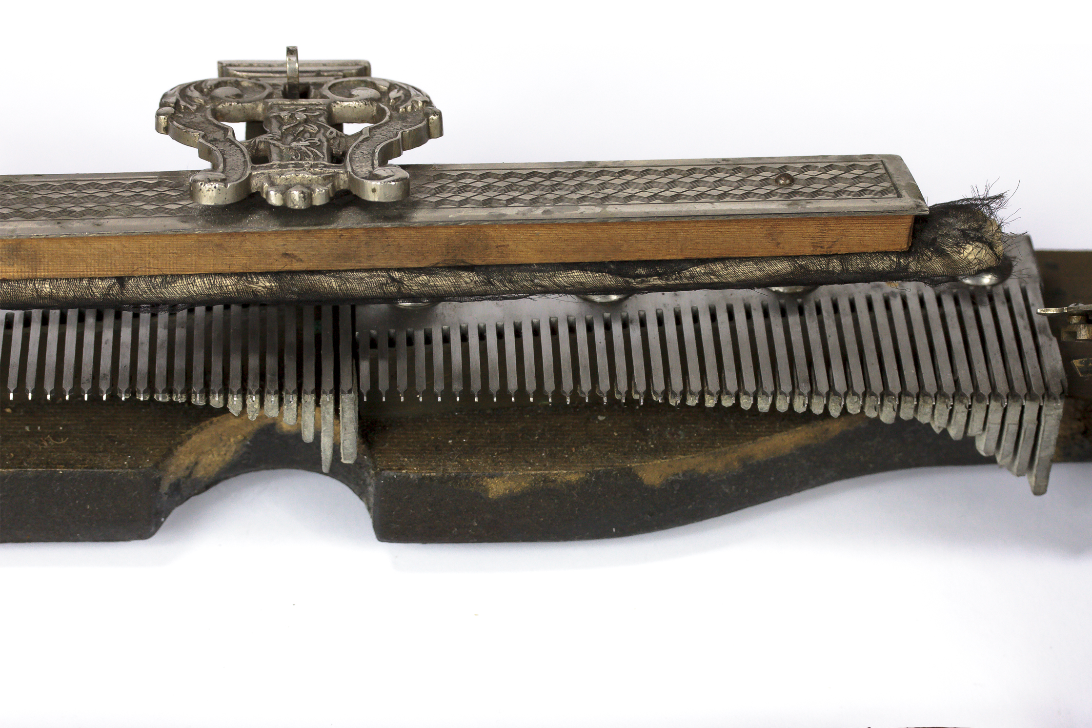 Closer view of metal comb