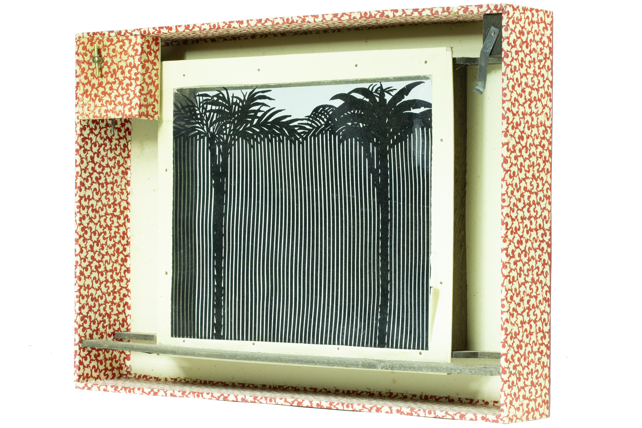 Rear view without scroll showing transparent grid